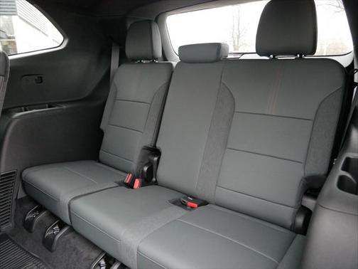 2025 GMC Acadia AWD AT4