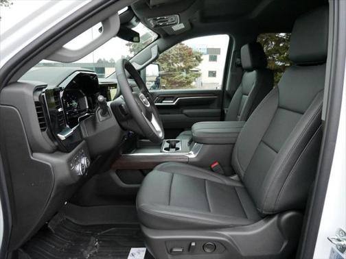 2025 GMC Sierra 3500 SLT