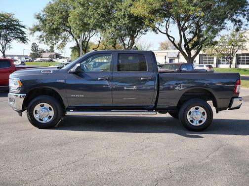 2021 RAM 2500 Tradesman Crew Cab 4x4 6'4' Box