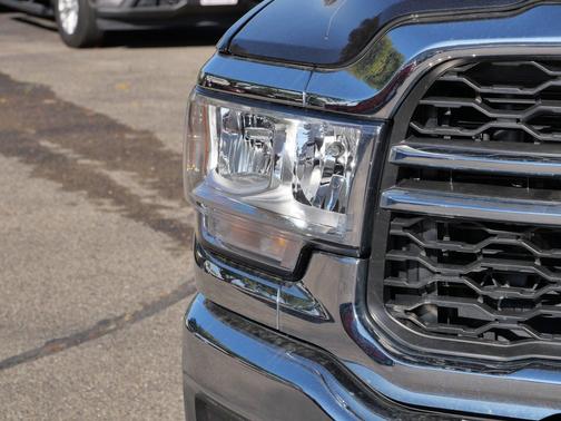 2021 RAM 2500 Tradesman Crew Cab 4x4 6'4' Box