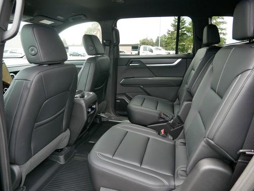 2026 GMC Acadia AWD Elevation
