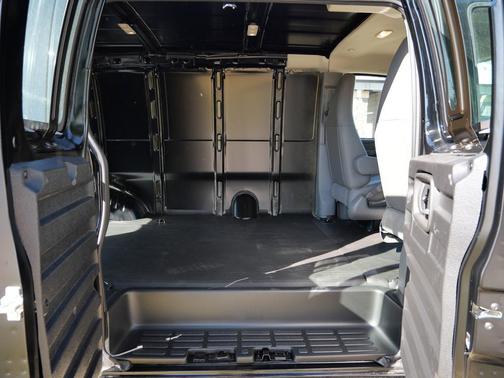 2025 GMC Savana 3500 RWD 3500 Regular Wheelbase Work Van