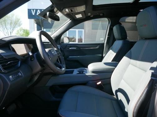 2025 GMC Acadia AWD AT4