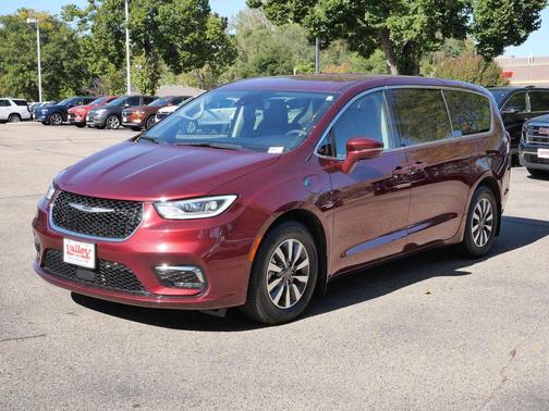 2022 Chrysler Pacifica Hybrid Touring L