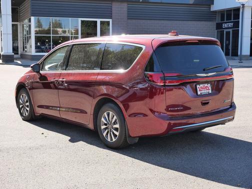 2022 Chrysler Pacifica Hybrid Touring L