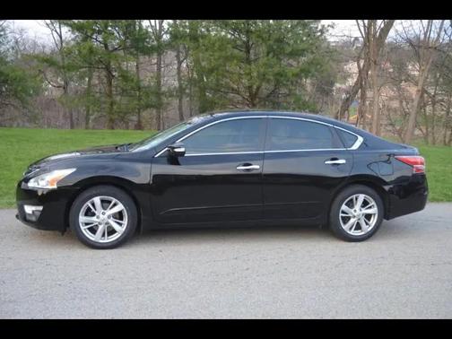 Super Black 2015 Nissan Altima 2.5 SV