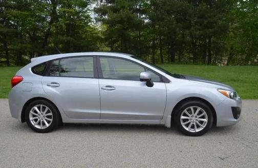 Ice Silver Metallic 2013 Subaru Impreza 2.0i Premium