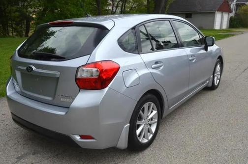 Ice Silver Metallic 2013 Subaru Impreza 2.0i Premium
