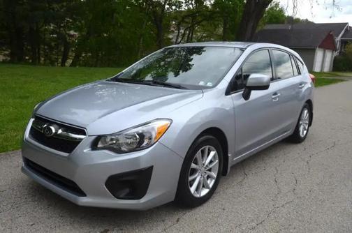 Ice Silver Metallic 2013 Subaru Impreza 2.0i Premium