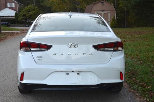 2018 Hyundai SONATA SE