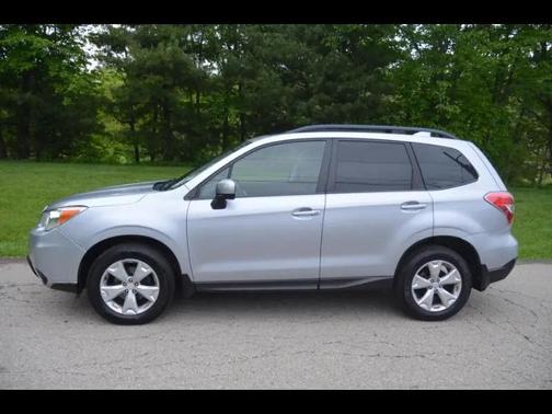 Ice Silver Metallic 2016 Subaru Forester 2.5i Premium