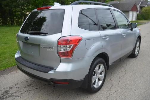 Ice Silver Metallic 2016 Subaru Forester 2.5i Premium