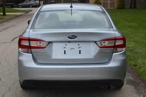 Ice Silver Metallic 2018 Subaru Impreza 2.0i