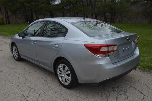 Ice Silver Metallic 2018 Subaru Impreza 2.0i