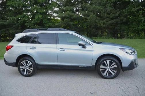 Ice Silver Metallic 2018 Subaru Outback 2.5i Limited