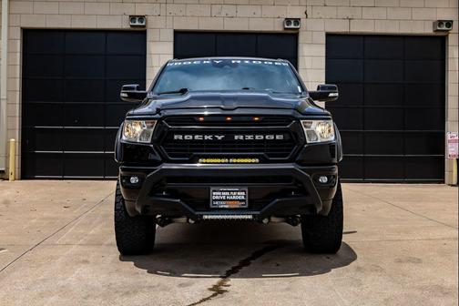 Diamond Black Crystal Pearlcoat 2022 RAM 1500 Big Horn/Lone Star