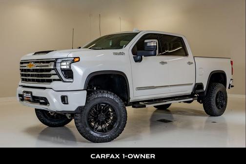 Iridescent Pearl Tricoat 2025 Chevrolet Silverado 2500 High Country