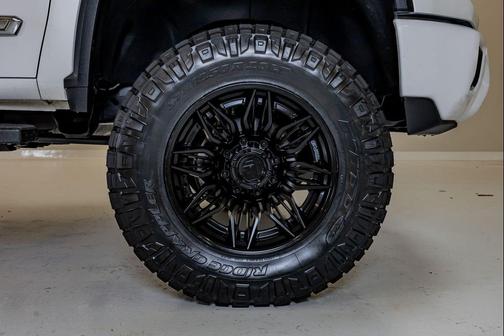 Iridescent Pearl Tricoat 2025 Chevrolet Silverado 2500 High Country
