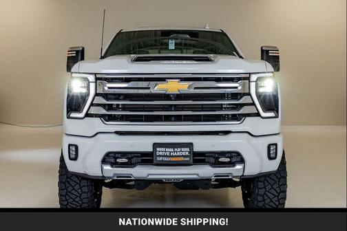 Iridescent Pearl Tricoat 2025 Chevrolet Silverado 2500 High Country