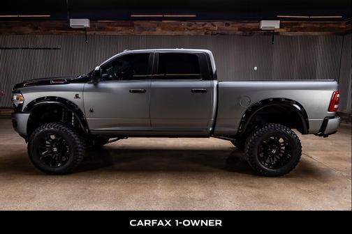 Diamond Black Crystal Pearlcoat 2022 RAM 3500 Laramie Crew Cab 4x4 6'4' Box