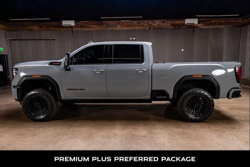 Thunderstorm Gray 2024 GMC Sierra 2500 AT4