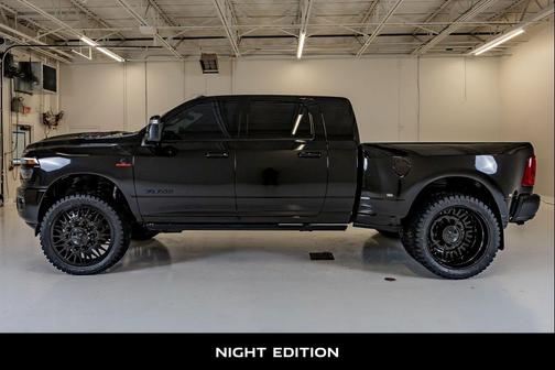 Diamond Black Crystal Pearlcoat 2025 RAM 3500 Laramie Mega Cab 4x4 6'4' Box