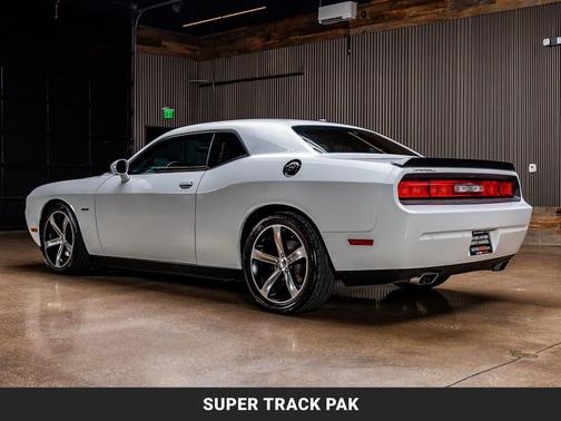 Bright White Clearcoat 2014 Dodge Challenger Shaker Pkg