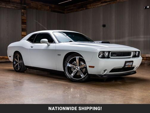 Bright White Clearcoat 2014 Dodge Challenger Shaker Pkg