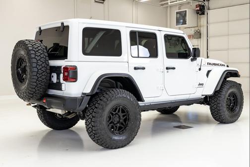 Bright White Clearcoat 2023 Jeep Wrangler Rubicon 392