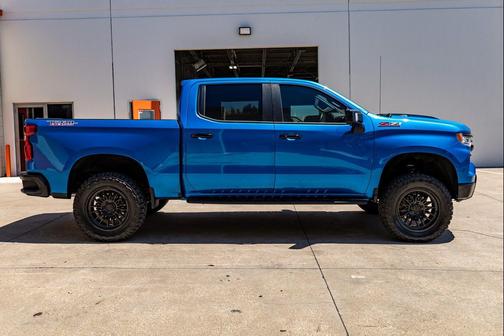 Glacier Blue Metallic 2024 Chevrolet Silverado 1500 LT Trail Boss