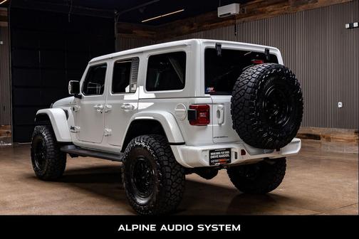 Bright White Clearcoat 2021 Jeep Wrangler Unlimited Sahara