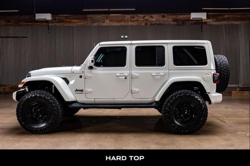 Bright White Clearcoat 2021 Jeep Wrangler Unlimited Sahara