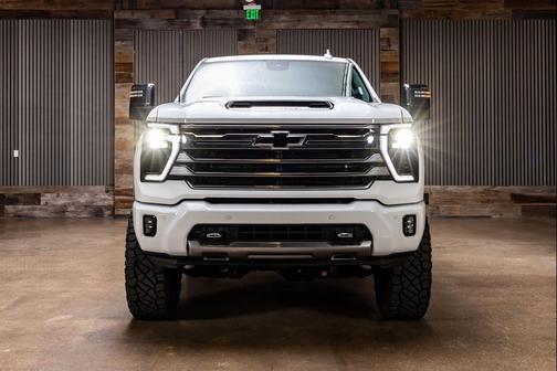 Summit White 2025 Chevrolet Silverado 2500 High Country