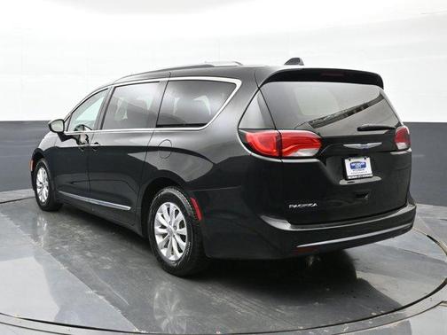 2018 Chrysler Pacifica Touring-L