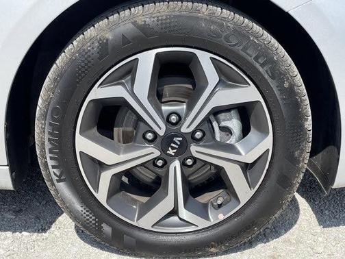 Photo 5 of 23 of 2021 Kia Forte LXS
