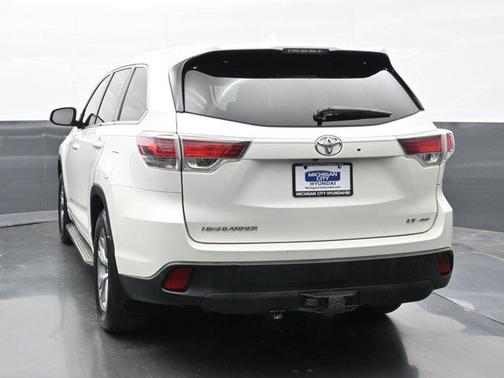 Blizzard Pearl 2015 Toyota Highlander LE Plus