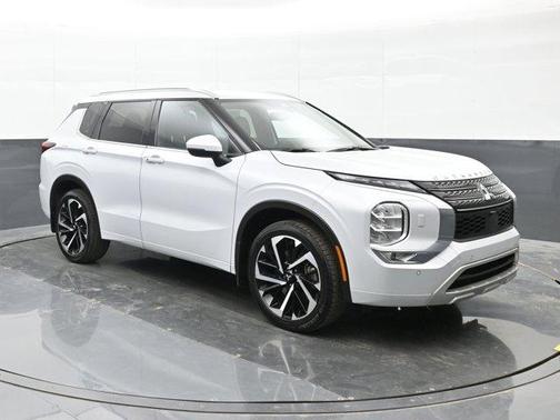 Alloy Silver Metallic 2024 Mitsubishi Outlander SEL