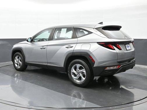 2022 Hyundai TUCSON SE