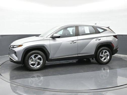 2022 Hyundai TUCSON SE
