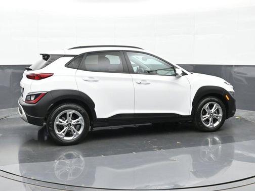 Lunar White 2022 Hyundai KONA SEL