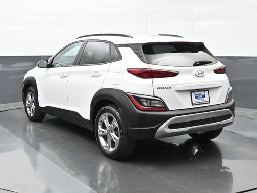Lunar White 2022 Hyundai KONA SEL