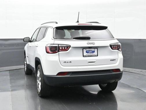 Bright White Clearcoat 2023 Jeep Compass Latitude Lux