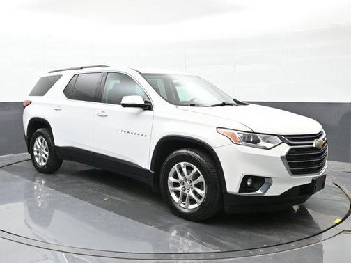 Summit White 2020 Chevrolet Traverse LT Cloth
