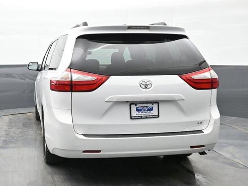 2015 Toyota Sienna LE