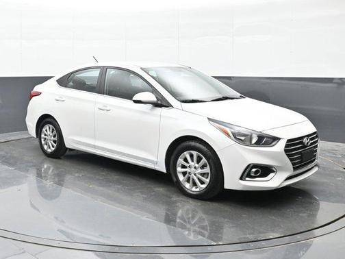 Frost White Pearl 2022 Hyundai Accent SEL