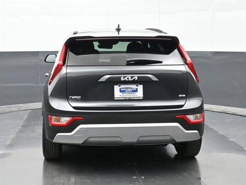 Graphite Gray 2024 Kia Niro LX