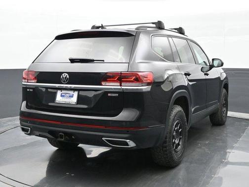 Deep Black Pearl Effect 2021 Volkswagen Atlas 3.6 V6 SE w/ Technology