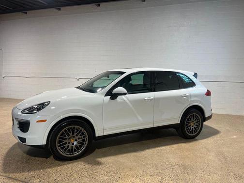 2017 Porsche Cayenne Platinum Edition