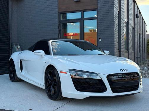 2015 Audi R8 2dr Conv Auto quattro Spyder V10