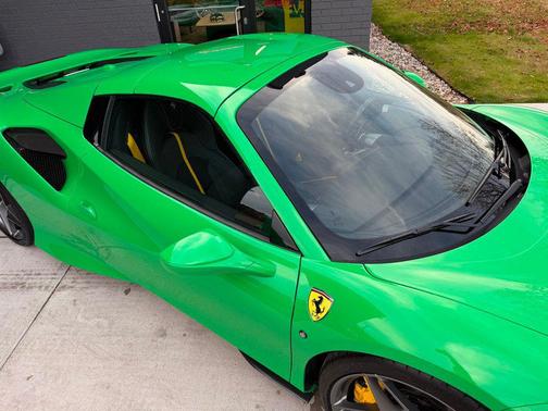 2023 Ferrari F8 Spider **Ultra Rare 1 of 3 Signal Green Extracampionario Paint**